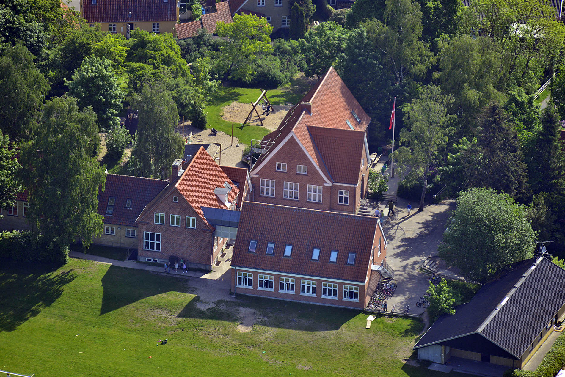 Luftfoto af Grønnevang Skole afdeling Nødebo